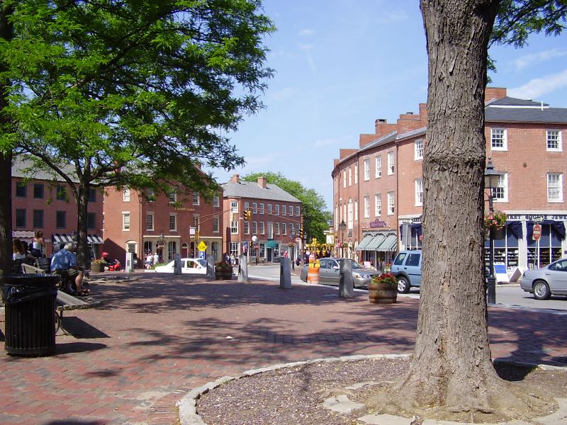 https://commons.wikimedia.org/wiki/File:Newburyport_downtown.jpg OLYMPUS DIGITAL CAMERA