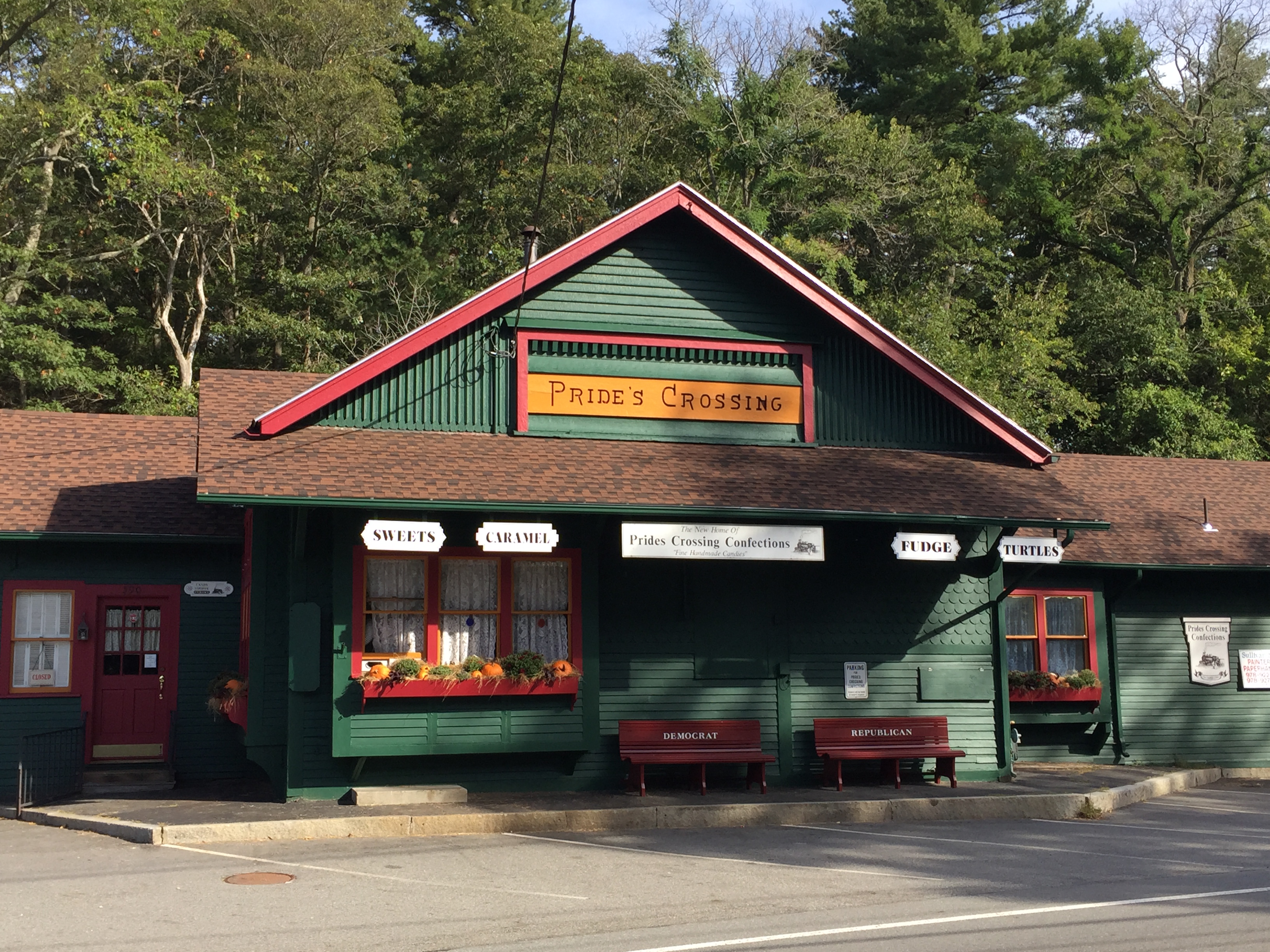 Prides Crossing Train Stop Beverly. North Shore
