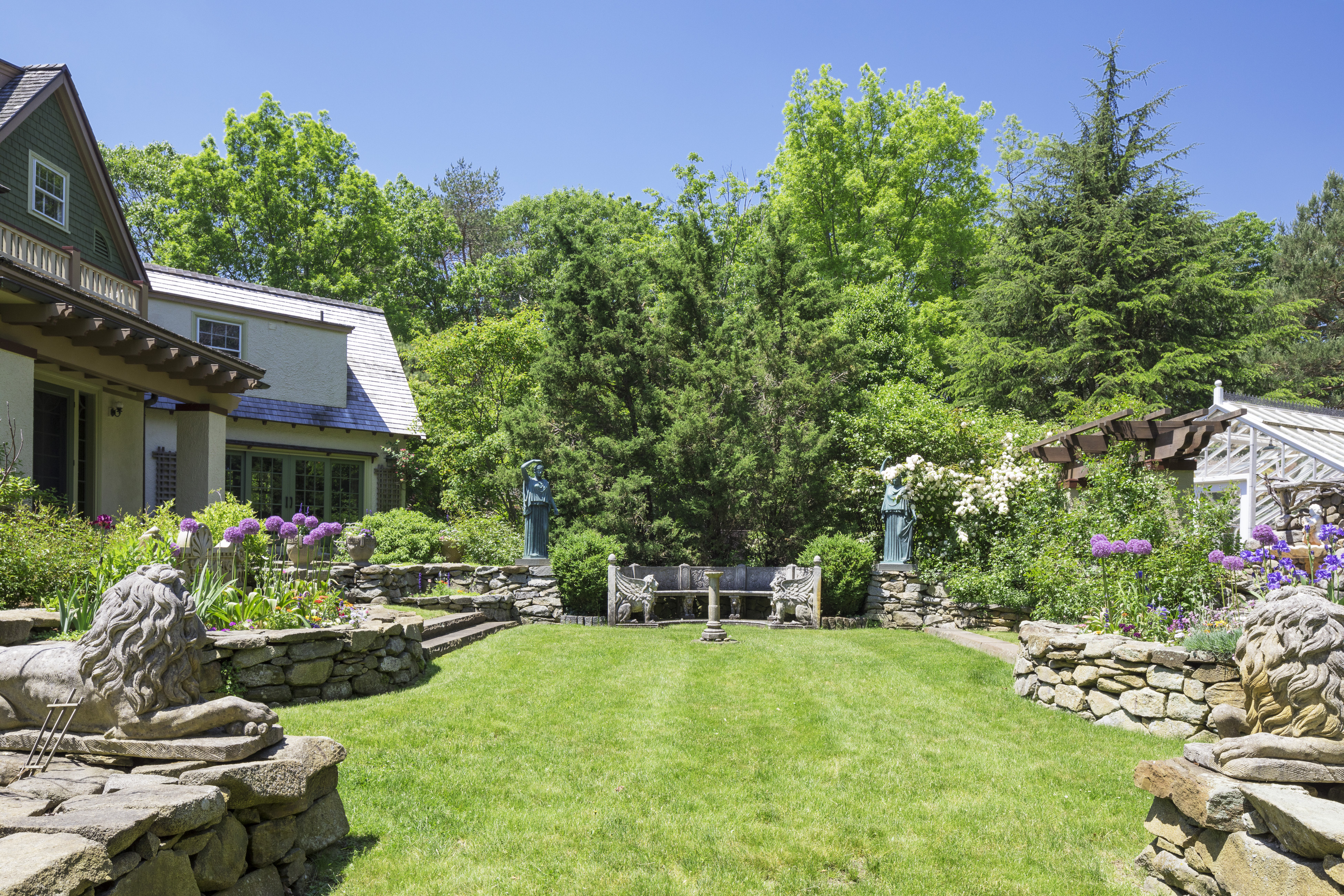 Garden Art: 23 Newmarch St, Ipswich, MA