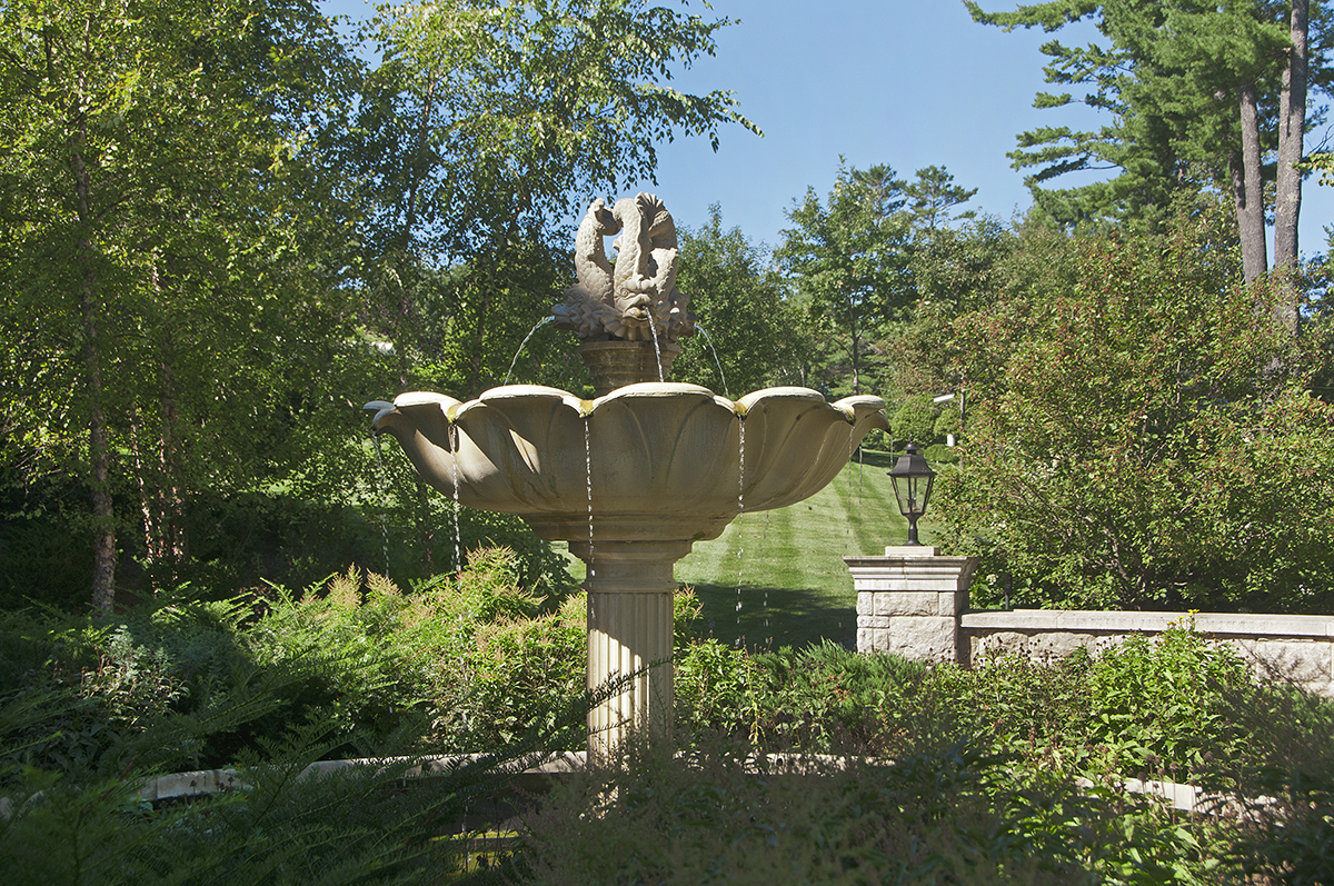 Garden Art: 142 Hopewell Rd, Alton, NH