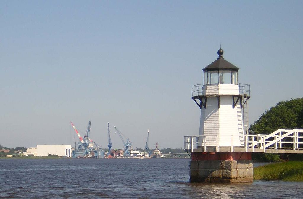 1024px-Doubling_Point_Light_with_Bath_Iron_Works