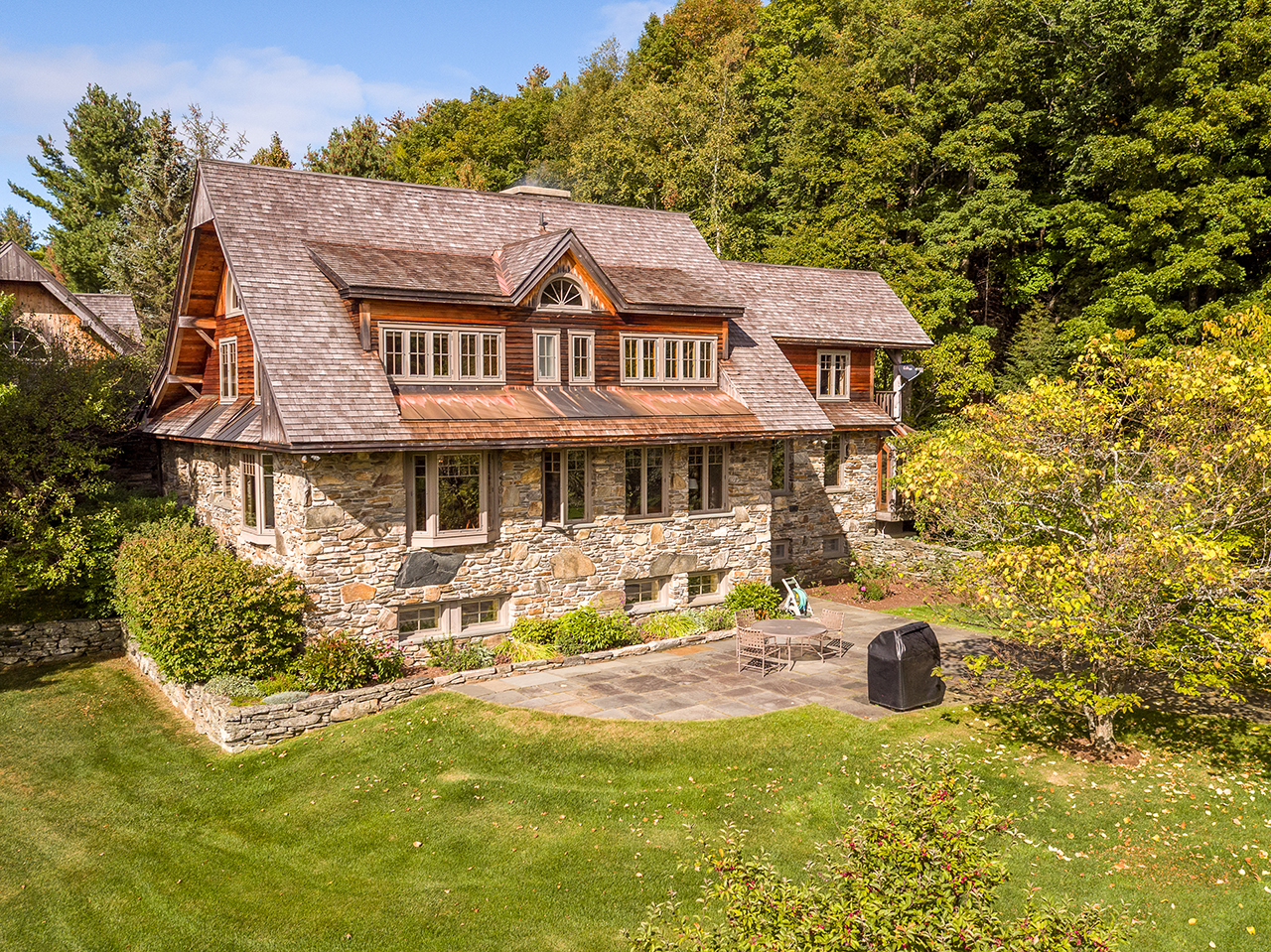 VT0812 Stone Cottage 1