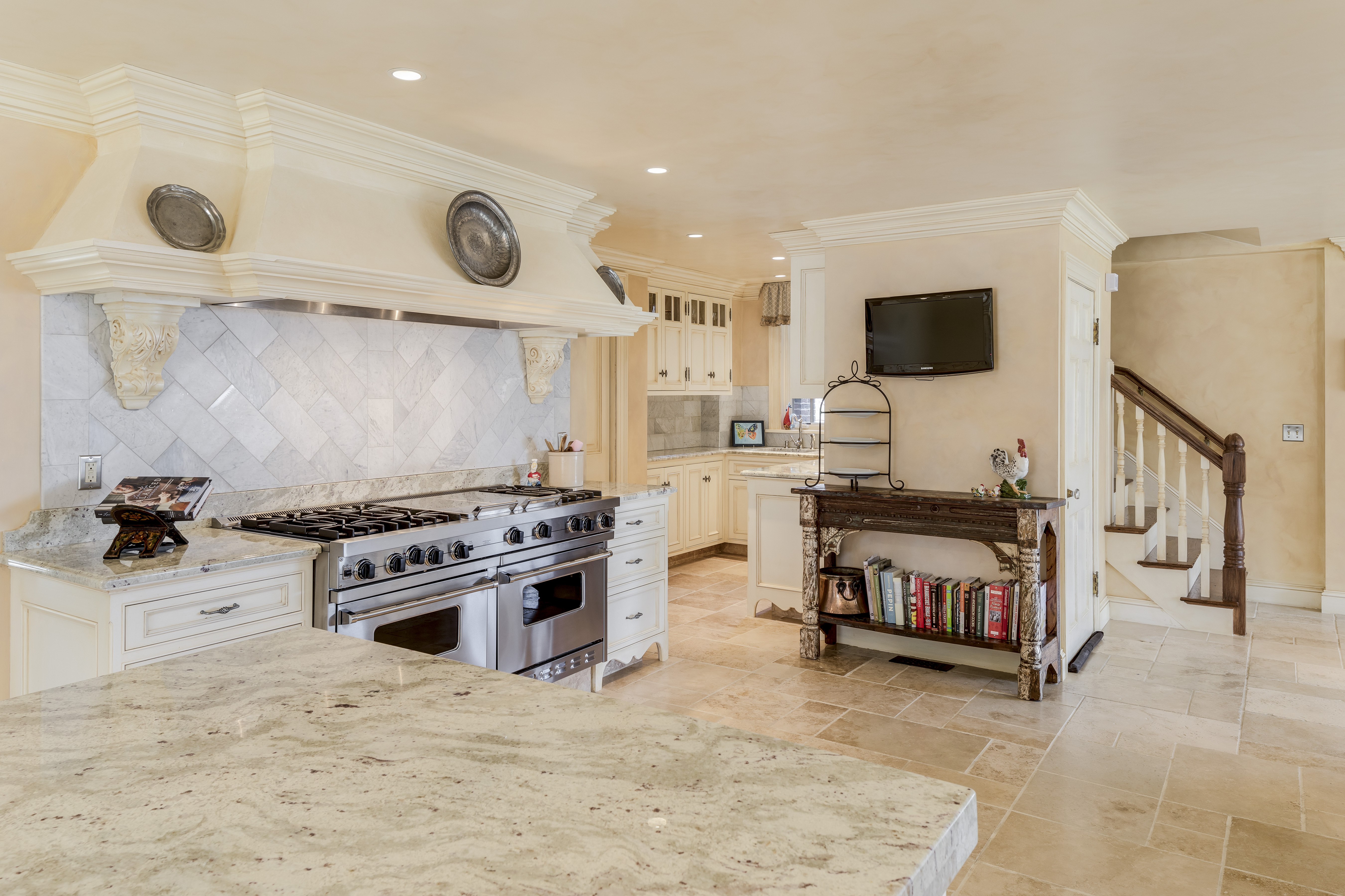 Luxury Home - kitchen
